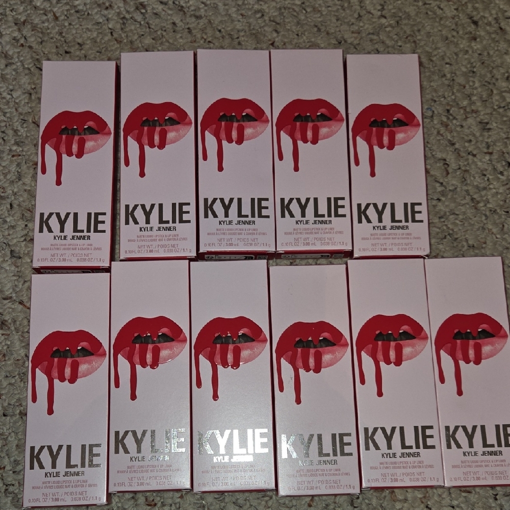 11 Kylie By Kylie Jenner Matte Liquid Lipstick & Lipliner